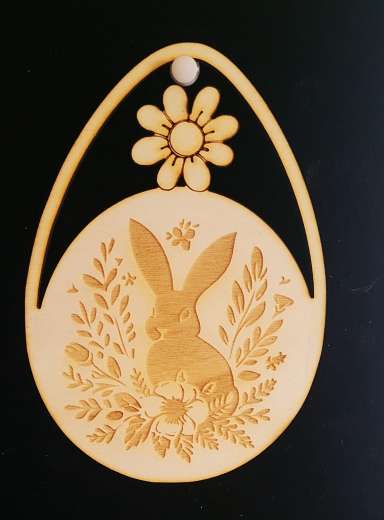 Osterei: Gravierter Hase & Blumen für Ihre Dekoration