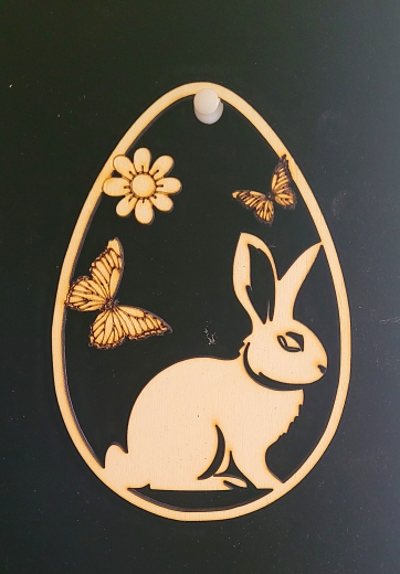 Osterdekoration: Osterei mit Hase & Blumen