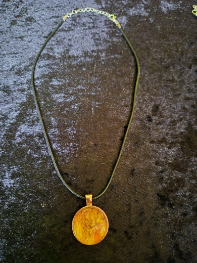 Handgefertigte Acryl Pouring Halskette | Einzigartiger Glascabochon Schmuck