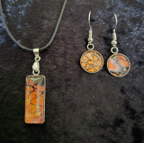 Handgefertigtes Schmuckset – Acryl Pouring in Glas-Metall Fassung