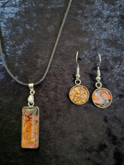 Handgefertigtes Schmuckset – Acryl Pouring in Glas-Metall Fassung